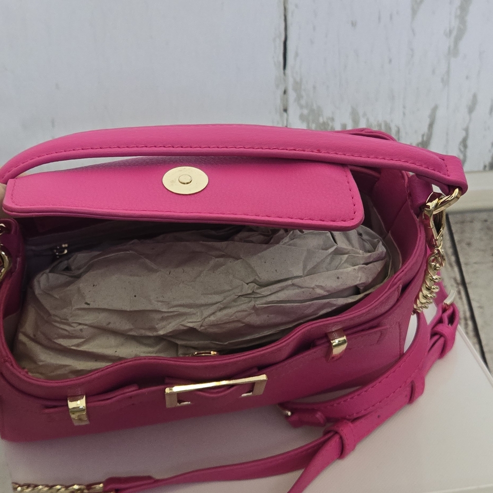 NWT Madden Girl Magenta Mini Tote Leather with Gold Chain And Earbud Pouch - Picture 16 of 17